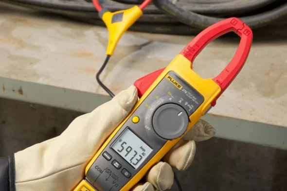 Fluke 376 True-rms AC/DC Clamp Meter dengan iFlex 4