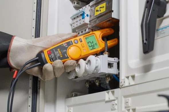 Fluke T6-600 Electrical Tester 4